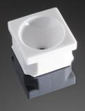CA12324_LAURA-R-W-PIN